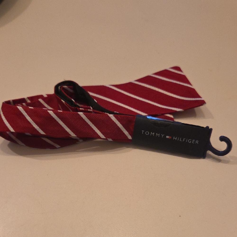 NWT Tommy Hilfiger Men's Bowtie